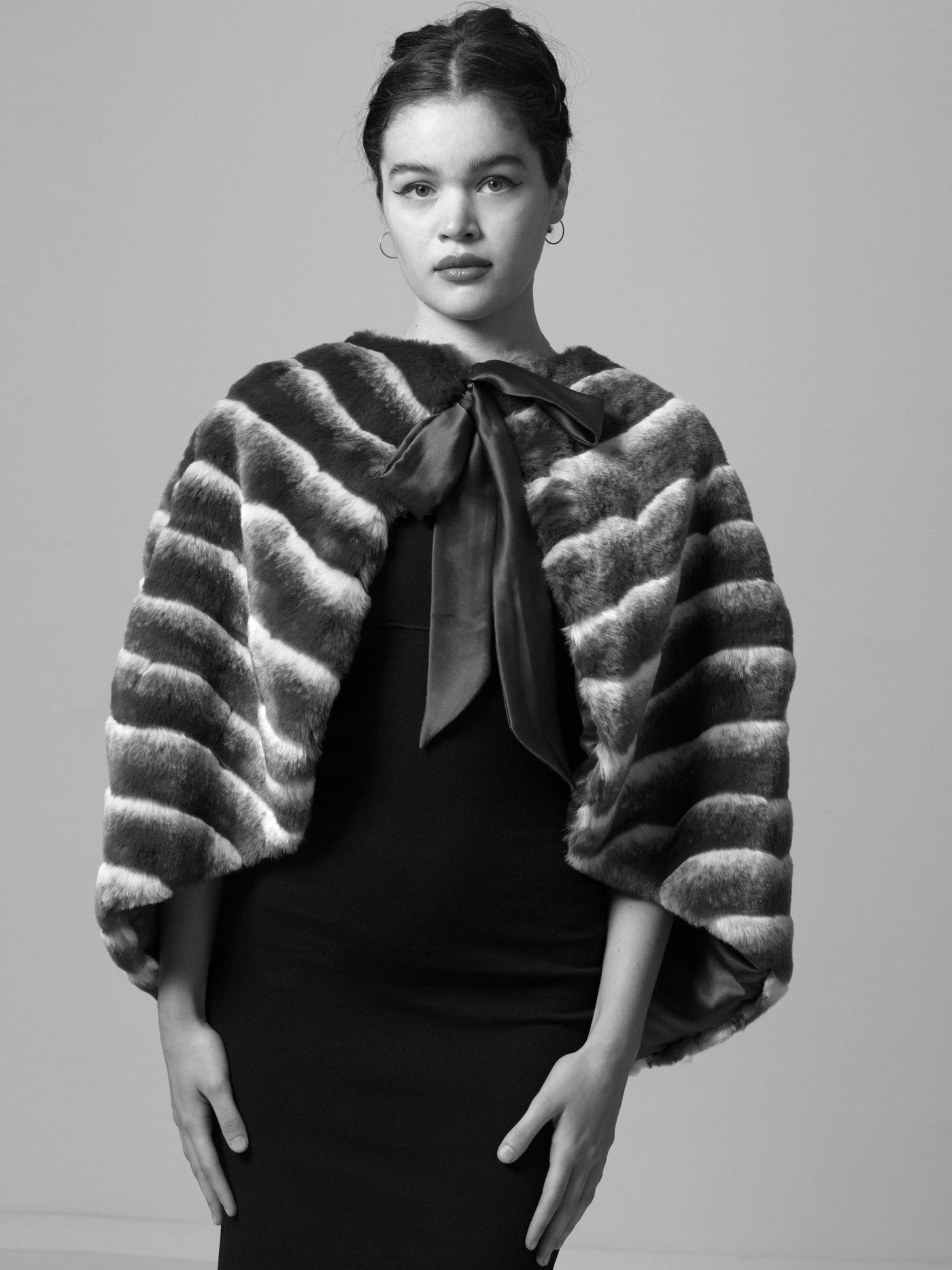 さ*ゆ様 laubeblanc Cape collar Narrow line Narrow line Cape Dress – L'AUBE BLANC
